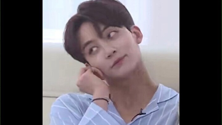 Yoon Jeonghan: Bạn không có lý do gì để từ chối tôi