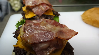 Bánh mì kẹp thịt nổi tiếng - Ẩm thực đường phố Hàn Quốc