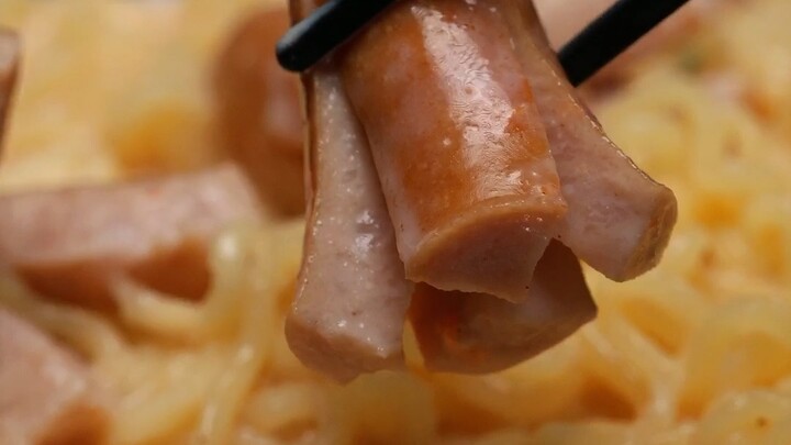 Seberapa enak sih mie instan Shin Ramyun yang direbus dengan susu?