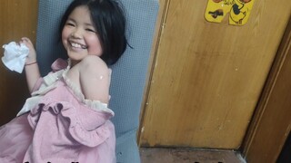 Xinxin, người đang chiến đấu với hội chứng PAPA hiếm gặp, luôn dũng cảm chiến đấu với những con quái