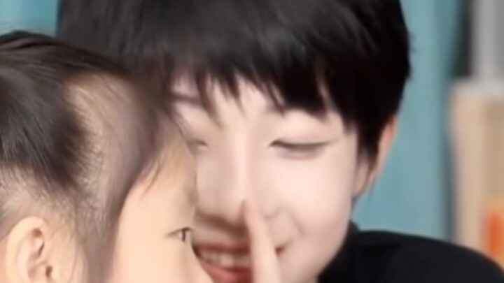 【หยางปั๋วเหวิน】ฉันชื่อหยางปั๋วเหวิน แล้วเจ้าหมาตัวเล็กทำไมถึงได้ขี้อวดแบบนี้นะ ฮ่าๆๆๆๆๆ