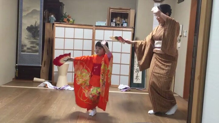 Japanese traditional dance "the countryside shrine girl" Fujima Ryu