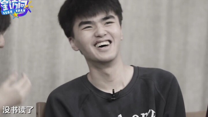 LPL史上最幽默的选手——LWX，三次让余霜采访笑场!川剧变脸第一人