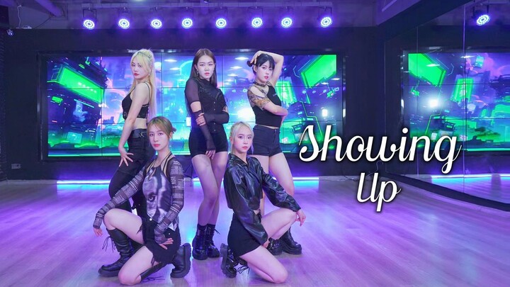 The futuristic sense of technology is coming! The electronic music girl group's original choreograph
