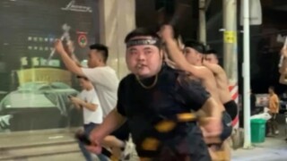 Versi gemuk dari latihan jalan raya klasik Shi Qian, kembang api menambah keseruan, netizen: Inilah 