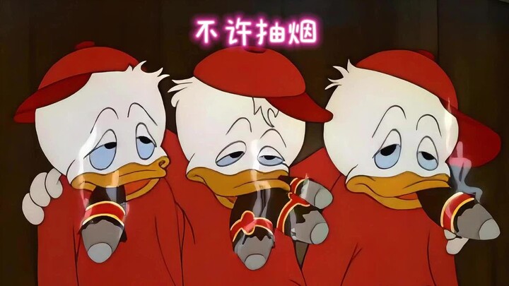 Three little ducks did housework to earn money, but it was confiscated the next time