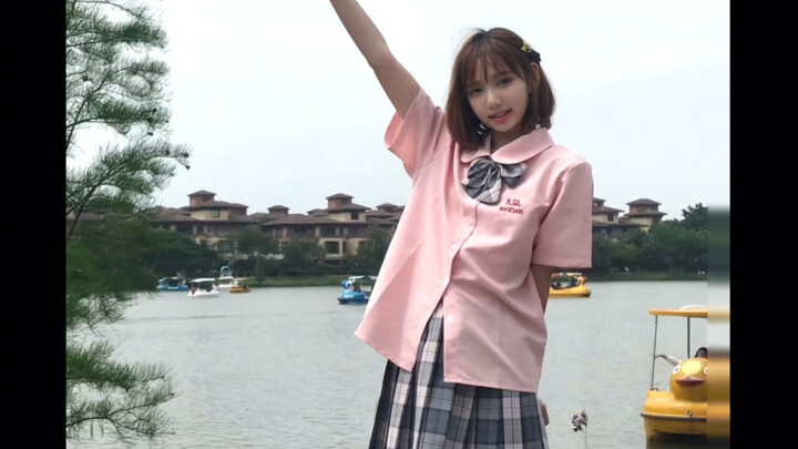 As expected of a schoolgirl outfit— even a die-hard otaku like me looks good in it.