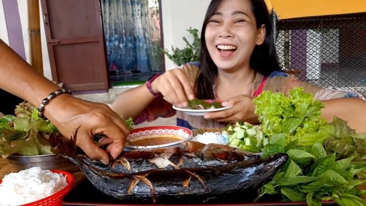 กินปลาซาบะย่างค่ะปลาลุยสวนค่ะน้ำจิ้มถั่วแซ่บๆ