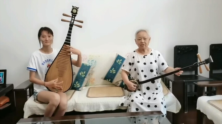 [Music]80-year-old grandma sing Suzhou Pingtan 'Deng Xia Quan Qi'