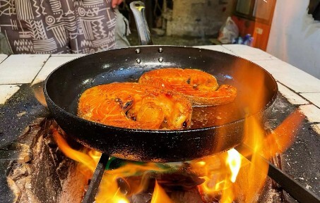 孤独的人都要好好吃饭，和家里的猫猫一起美餐一顿