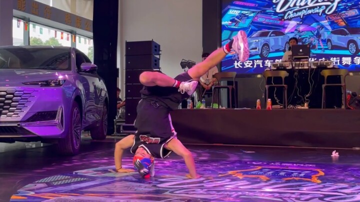 Màn trình diễn biểu diễn của giám khảo nhảy đường phố – Đây chính là bboy HR Hạo Nhiên!