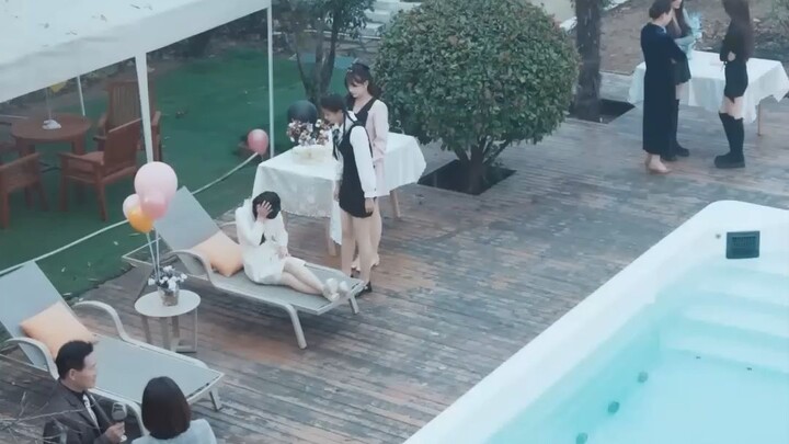 💖เธอกลายเป็นคู่หมั้นซีอีโอที่ถูกรังเกียจ จะถอนหมั้นหนี แต่ถูกเขากดกับกำแพง: ใครให้กล้าหนีฉัน?