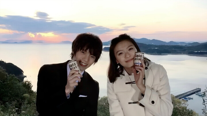“We’re travelers walking side by side in the darkness.” Childhood sweethearts are *so*, *so* ship-wo