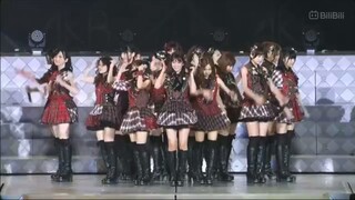 AKB48 — Everyday Kachuusha, Heavy rotation, yuuhi wo miteiruka