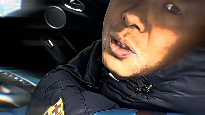 What a classic feint-and-attack move!