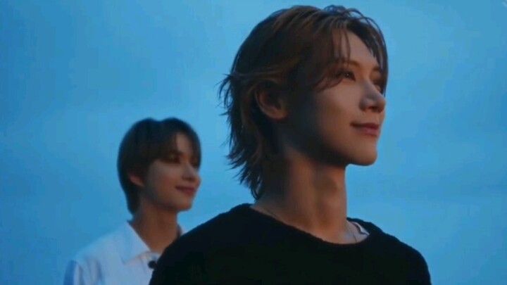 Hahaha, it really hurt during this part—my teammate joked, “Is this like ‘Transit Romance’?!” Well, 