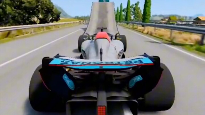 รถยนต์ vs ตู้คอนเทนเนอร์ ตอนที่ 10: F1 กลับมาอีกครั้ง!