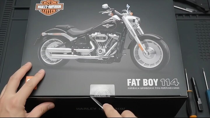 Harley-Davidson Fat Boy 114 — Vivid Black ⚫