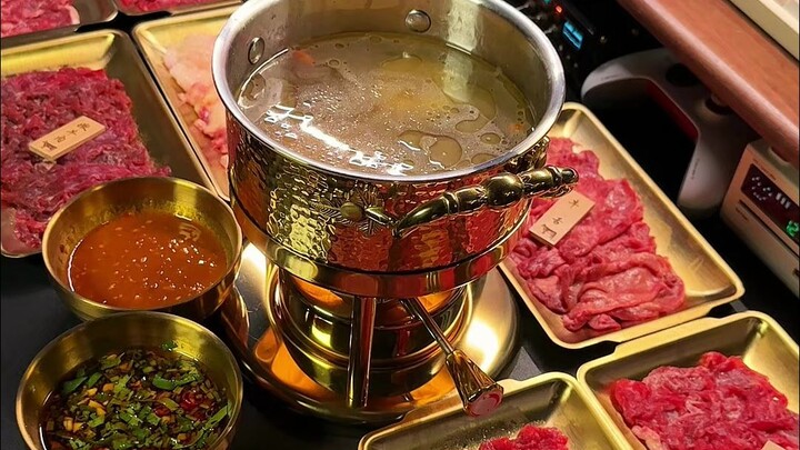 Tonight, I’m having a simple Chaoshan beef hot pot at home.