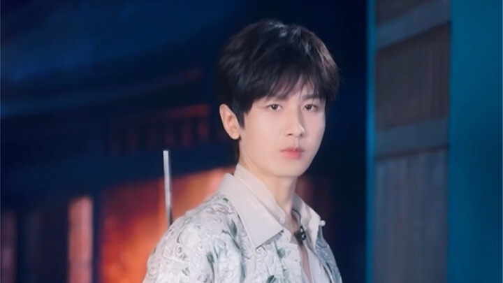 [Cheng Yi] 2023-08-26 Wow, I can’t believe it—I saw Li Xiangyi wielding a sword on Hao Liu Street! T