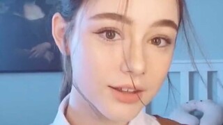 快来和俄罗斯小仙女Dasha一起去上学吧！