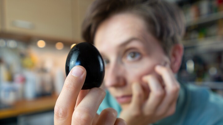 German Girl Challenges 3 Ways to Eat Century Eggs