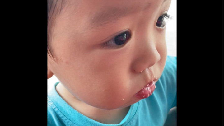 تعليم الرضيع الماندرين يطيح بحالة الأب النفسية!