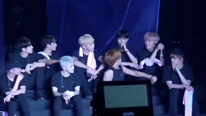 【all8】พวกพี่ๆ ไม่คิดจะจัดการอีโมจิหน่อยเหรอ?