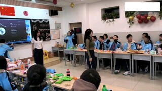 高中元旦晚会舞蹈