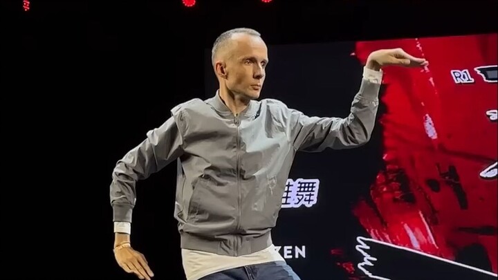 Ini baru level juara! Saat pertunjukan kompetisi tari mekanik oleh maestro Rusia, penonton di bawah 