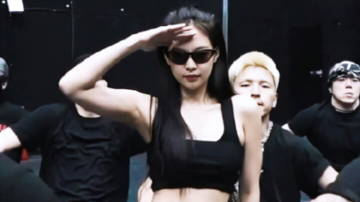 【JENNIE】Khả năng kiểm soát cơ thể và biểu cảm đỉnh cao của nữ hoàng Kpop | Phòng tập luyện sân khấu 
