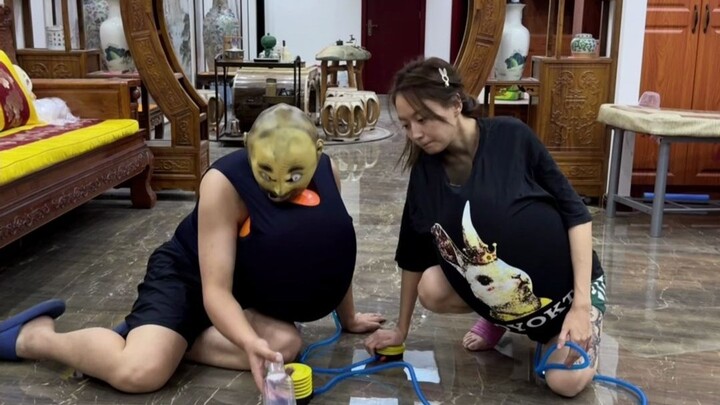 Berdirikan botolnya dan ledakkan balonnya~