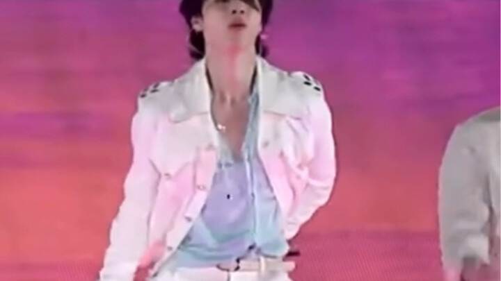 Yongwu Yi is no joke... one dance break can instantly take down everyone.