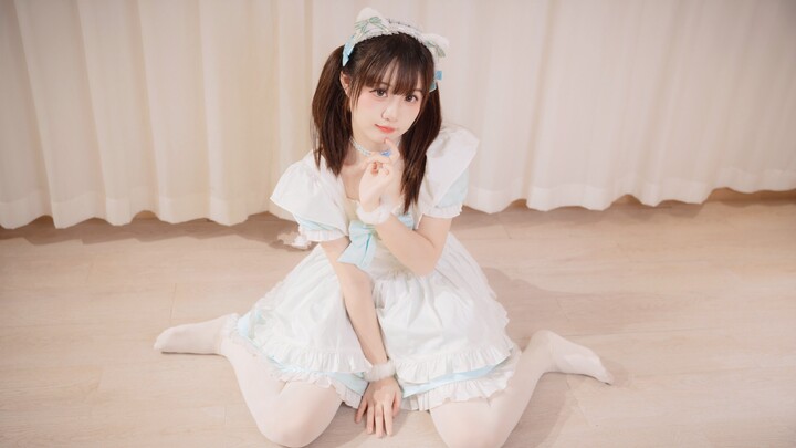 Pelayan Cilik Berstoking Putih di Musim Dingin ❤️Ciuman Pertama! ❤️Tanahnya Dingin Banget!