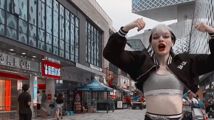 Russian girl danced to HyunA's comeback song "Nabillera", sexy and expressive~