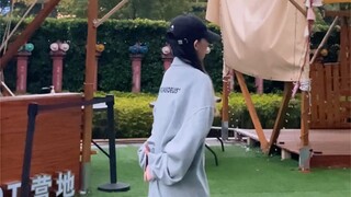 我们不会比今天更年轻了，要及时快乐
