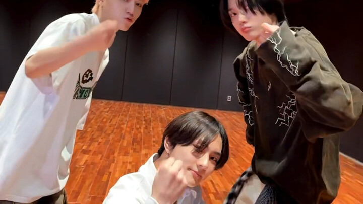 Fu X Doorman goes wild! ENHYPEN’s Yang Jeongin X BOYNEXTDOOR’s Sungho & Riwoo’s “Earth, Wind & Fire”