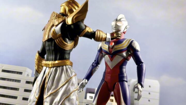 Pekerjaan terburu-buru: "Kemunculan Kembali Cahaya · 1996" Tabrakan Ultraman Tiga VS Tartarus melint