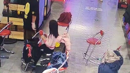 Tentang saat aku main Dance Mania dan koinku dicuri oleh si Pencuri Tak Bermoral