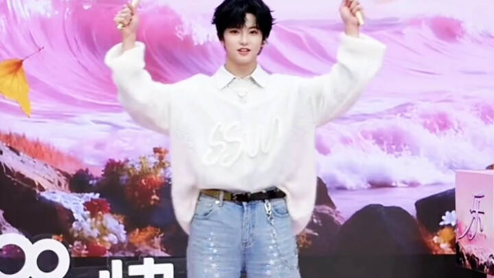 มู่จื้อเฉิงเต้นระบำเพนกวิน พี่สาวรักกันเถอะ รอคำตอบจากเธออยู่นะ