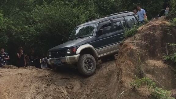 Car off road challenge on the danger road #car #travel #rapter #supercar #superm