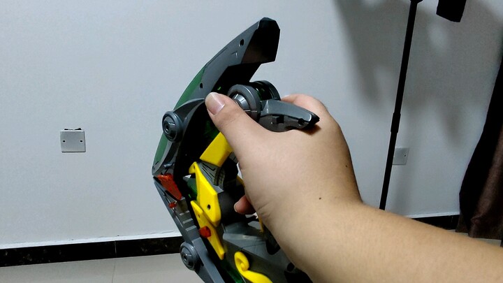 The Tuo Nuduo Crazy Kite Fierce Bow was transformed and bounced, realizing the opening of the play w
