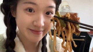 If you're going to date, date a girlfriend from Shanxi—she'll have you hooked on noodles four times 