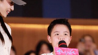 佟丽娅儿子朵朵现场支持小酒窝 新片电影轻于鸿毛 ！电影轻于鸿毛北京首映礼