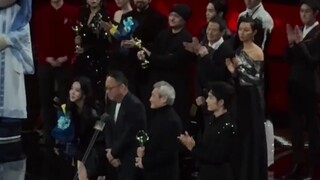 肖战比完嘘的手势全场真的没声音了哈哈！
