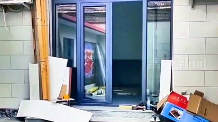 Ngôi nhà vừa được cô gái trang trí xong, còn chưa kịp sử dụng mà đã phải lưu luyến chuyển đi rồi.