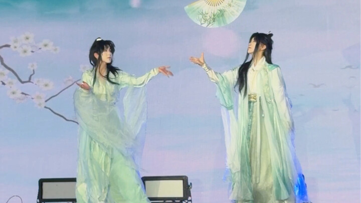 【Ice Autumn】When I keep practicing throwing fans for Shan Qingqing, I’ll get…