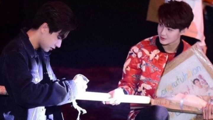 [perthsaint][Hoàng Minh Minh – Vương Tuấn Dũng] Minh Minh bảo rằng hôn là anh ấy hôn trước, cởi quần