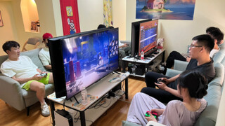 8个人玩一台switch到底有多欢乐，暑假人多到都没地方坐