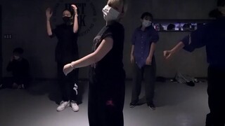 رقص ثنائي متناغم للغاية! رقصة بادا و هونسي على أغنية Stretch You Out【استوديو Justjerk للرقص】